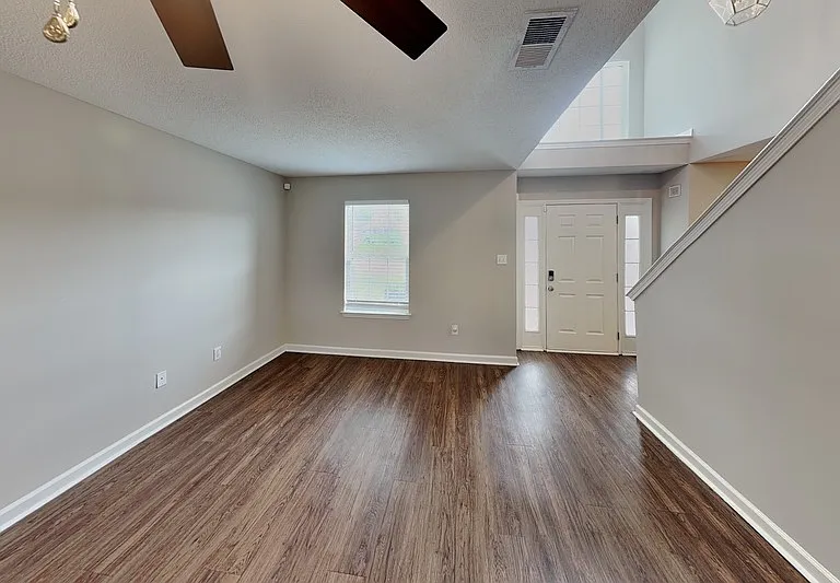 1071 Red Fern Cir E — Photo 3