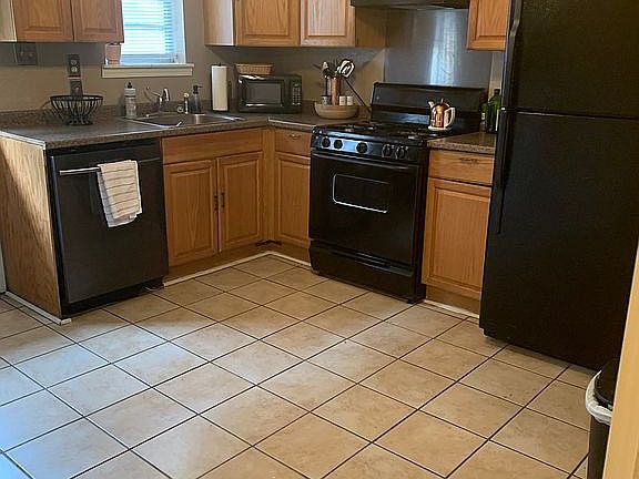 3rd image of 4701 Fairfield St