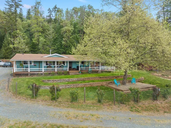 350 Reagor Ln, Cave Junction, OR 97523