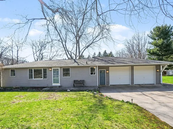 2435 Lilac Ave, Holland, MI 49424