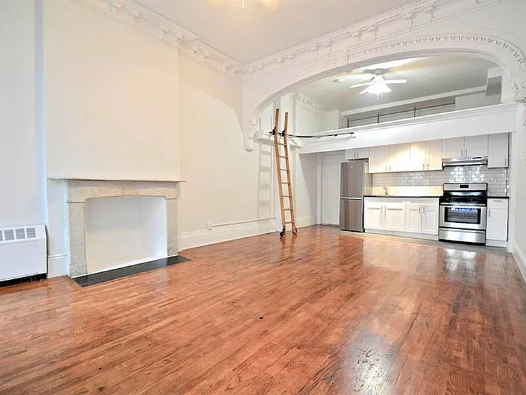 306 W 30th St #1F — Photo 3