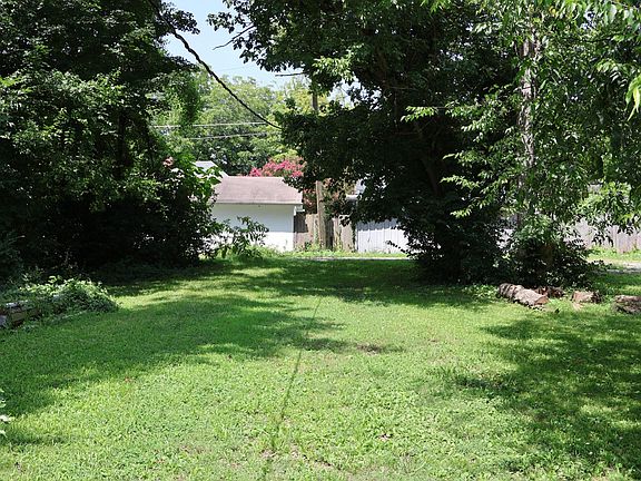 5th image of 626 Washington Ave