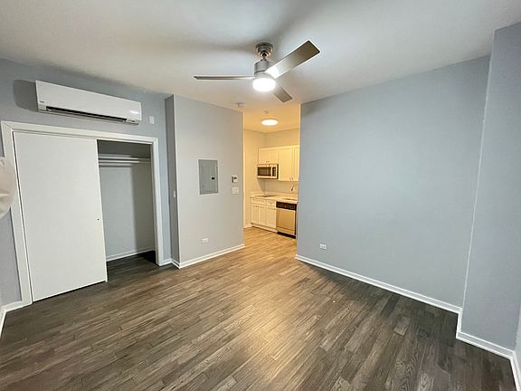 4th image of 5246 N Winthrop Ave #309