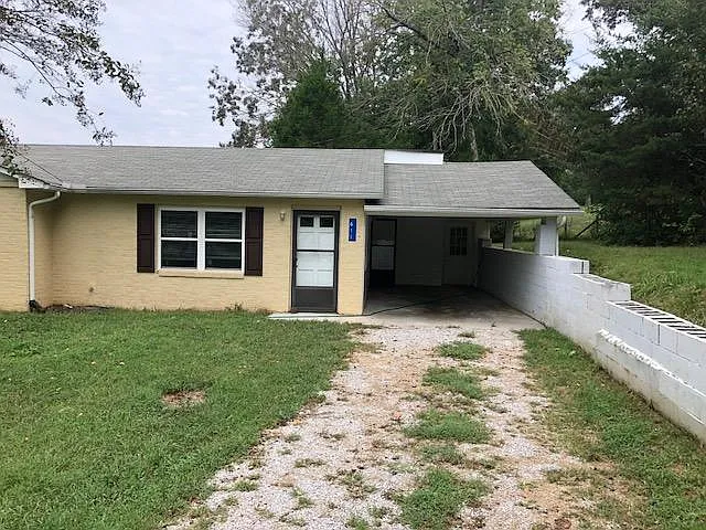 611 Laurel Bluff Rd