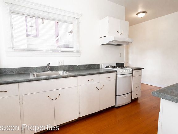 5th image of 328 Lenox Ave #4