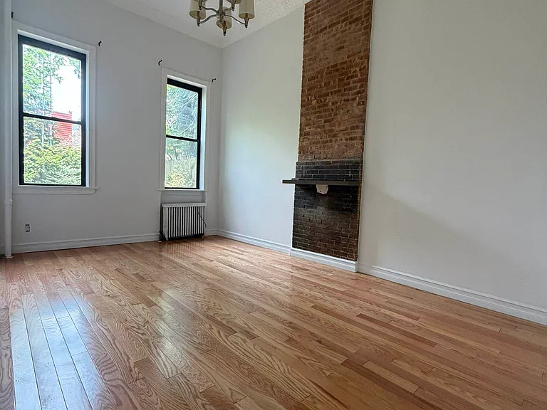 143 Nassau Ave #1 — Photo 2