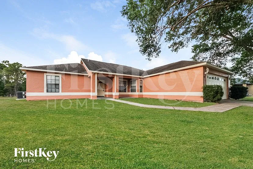 3 bed, 2.0 bath, 1472 sqft, $1,925 — Photo 2