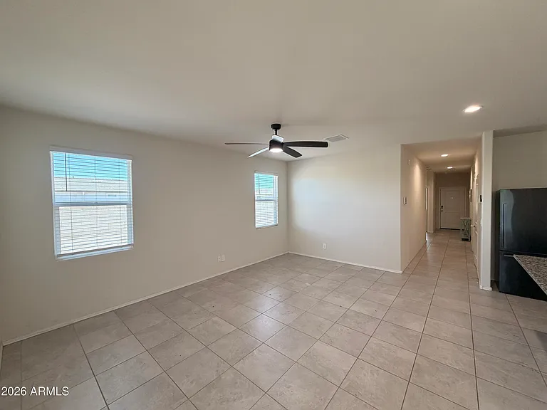 18389 W Whispering Wind Dr — Photo 3