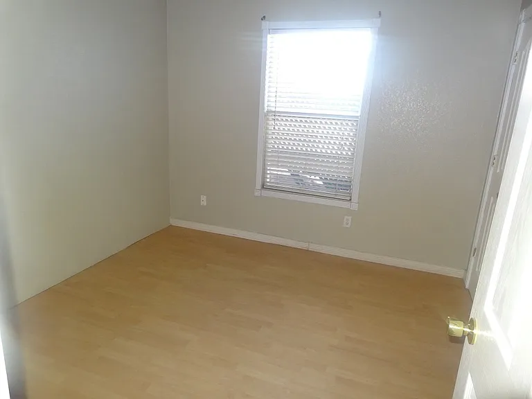 11980 Royal Woods Dr — Photo 9