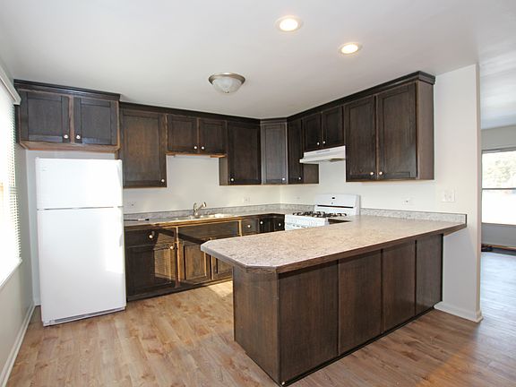 4th image of 1705 Forest Glen Ave