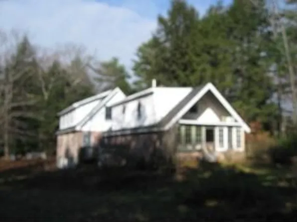 24 Solomon Dr, Gorham, ME 04038