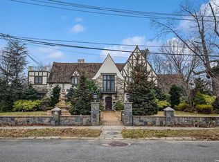 18231 Radnor Rd, Jamaica, NY 11432