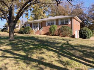 1100 Brookmeade St NW, Huntsville, AL 35816