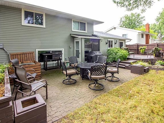 2nd image of 23488 Sharon Dr
