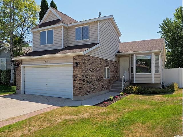 1st image of 1235 W Athleen Dr