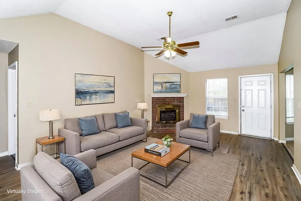 3 bed, 2.0 bath, 1227 sqft, $1,605 — Photo 4