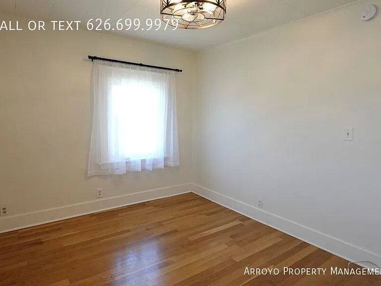 6307 N Aldama St — Photo 20