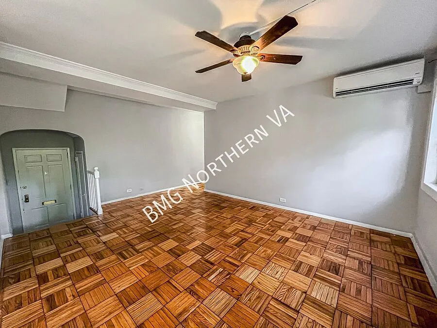 Delightful 1 BR / 1 BA, 1 Level Apartment In Tree Lined Community In Parkfairfax — Photo 3