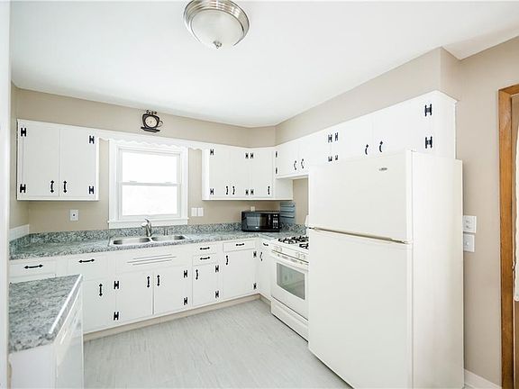 2nd image of 1265 Kent Dr