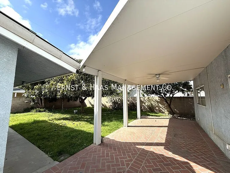 4723 Blackthorne Ave — Photo 31
