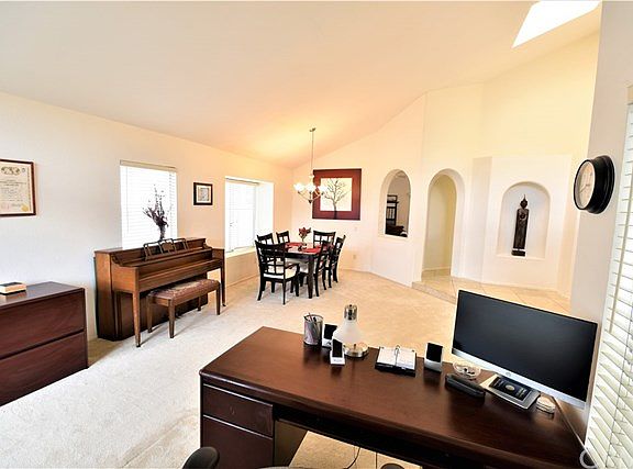 4th image of 25560 Blackthorne Dr