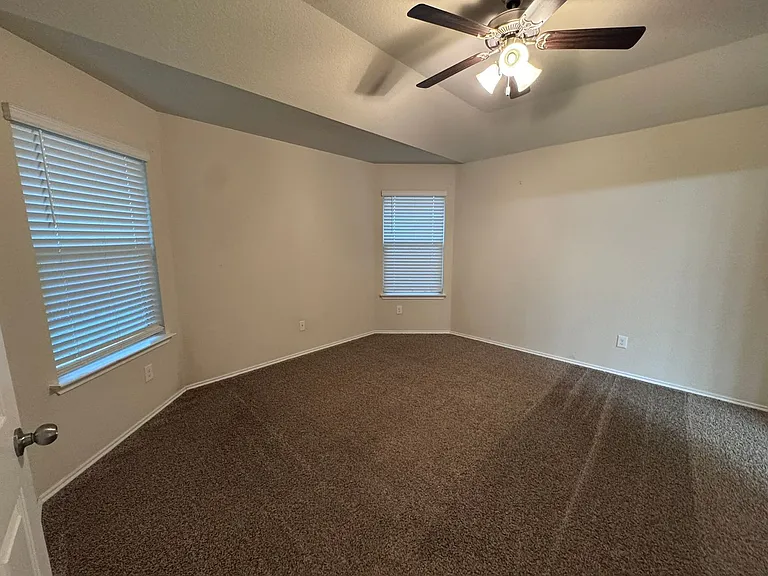 1812 Bee Creek Loop — Photo 14