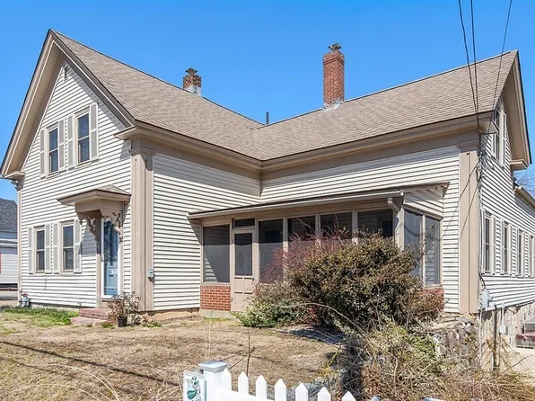 104 E Main St, Ayer, MA 01432