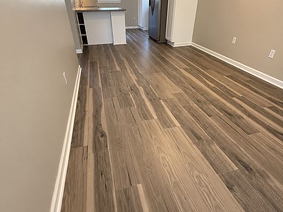 5th image of 102 Hardin Rd