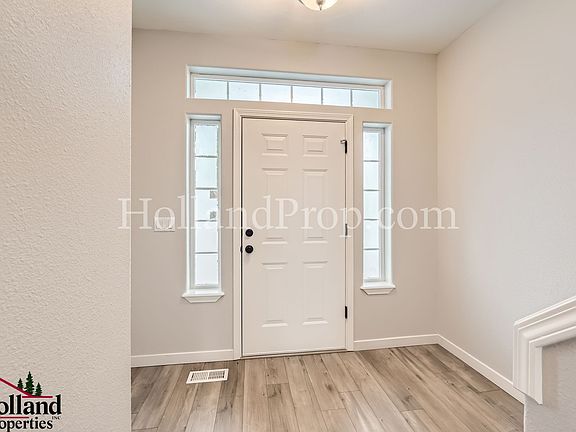 4th image of 6558 NE Dogwood St