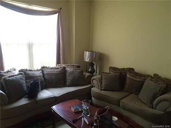 5th image of 5615 Seths Dr #402