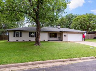 211 Red Bird Ln, Mount Vernon, TX 75457