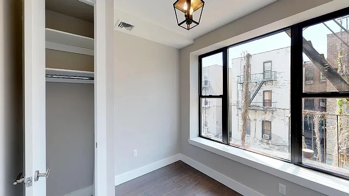 Rented by Zeetex Realty Corp | media 40