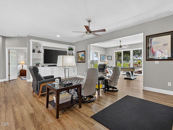5th image of 105 Opal Hill Cir