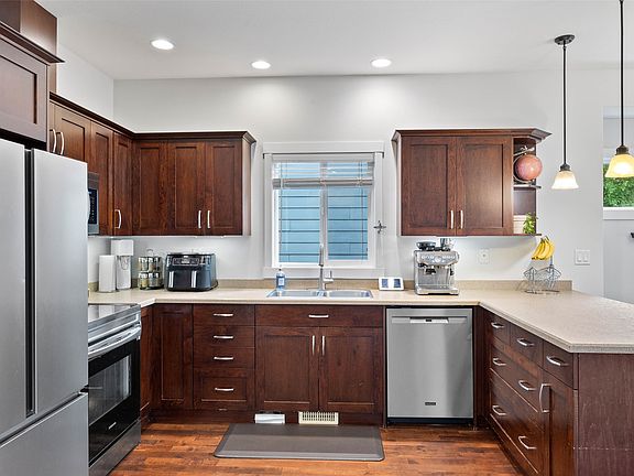 4th image of 1808 Foxtail Dr
