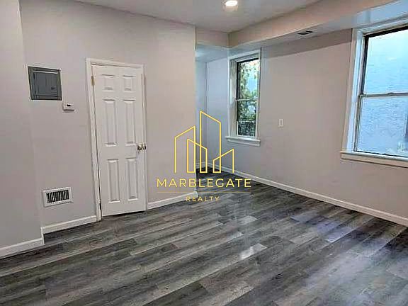 4th image of 405 N 5th St #33B