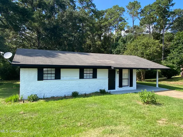 1008 McLaurin Dr NE, Magee, MS 39111