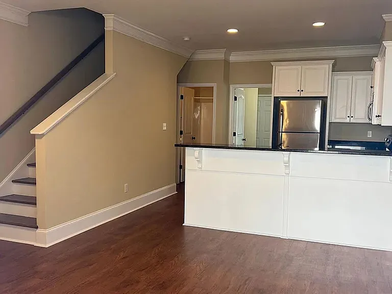 3 Bedroom/3 Bathroom Townhome Minutes from the Medical District — Photo 12
