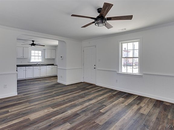 4th image of 1016 Young St
