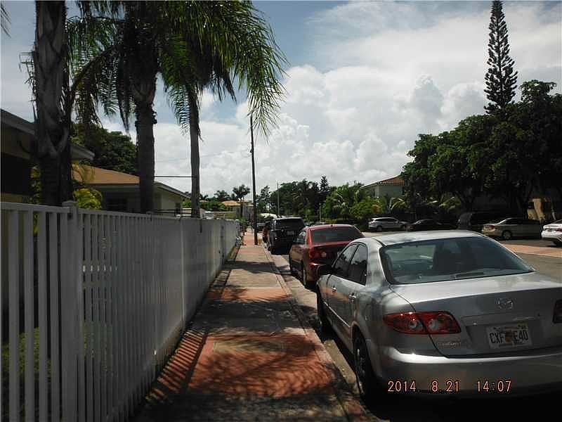 2nd image of 750 NW 84th St