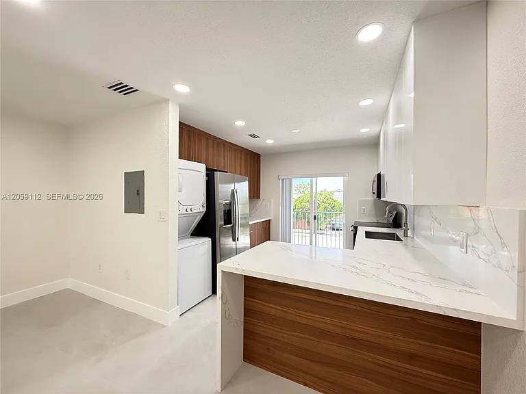 3514 W 76th St #201 — Photo 6