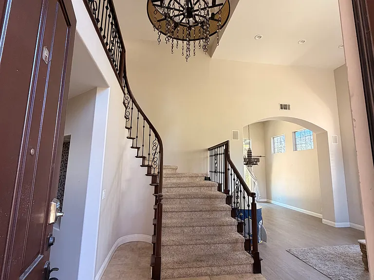 2220 Bowman Ave — Photo 2