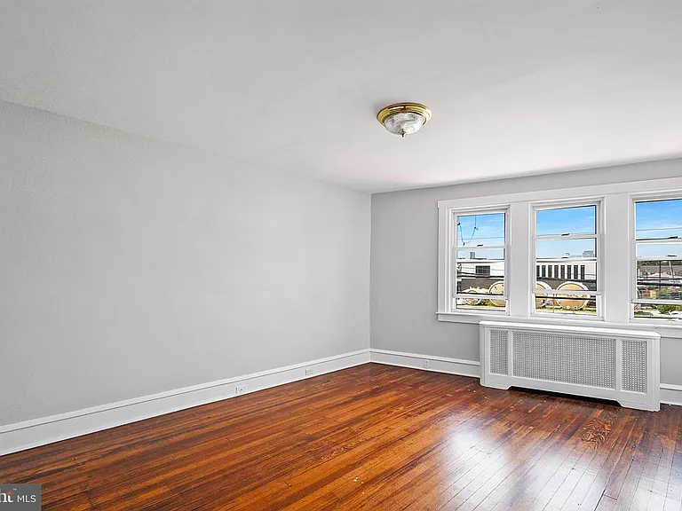 2411 W Darby Rd #2 — Photo 4