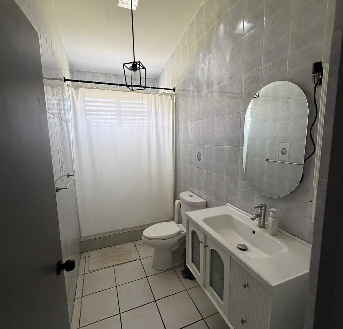 3 bed, 2.0 bath, 1800 sqft, $2,300 — Photo 4