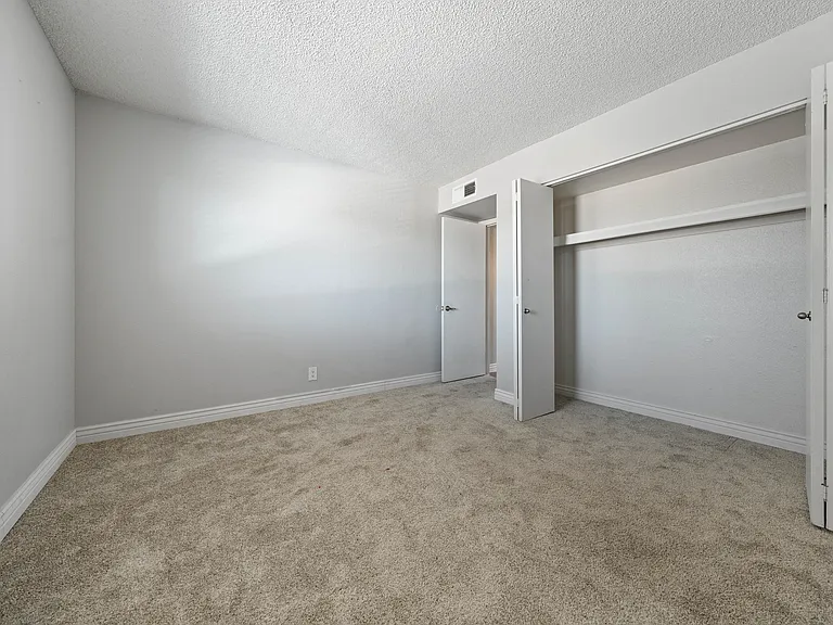 Villatree Apartments — Photo 11