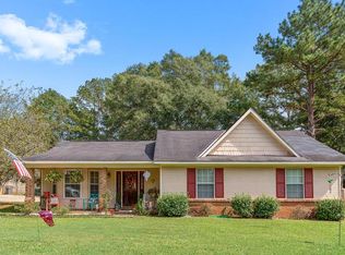 631 Chapelwood Dr, Dothan, AL 36305