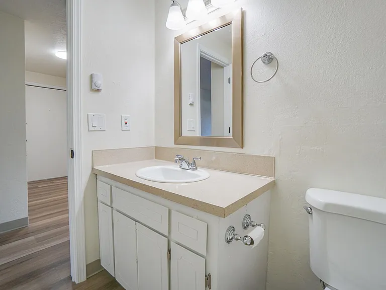 Westwood Apartments ** On-site Laundry Facilities, Off-Street Parking & Private Patio or Balcony — Photo 12
