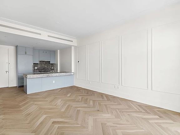 4th image of 250 E 21st St #8D
