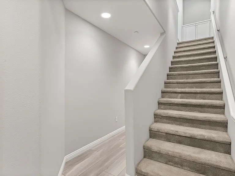 8620 Belford Ave #606 — Photo 9