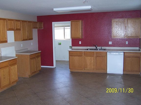 3rd image of 10640 W Via Montoya Dr