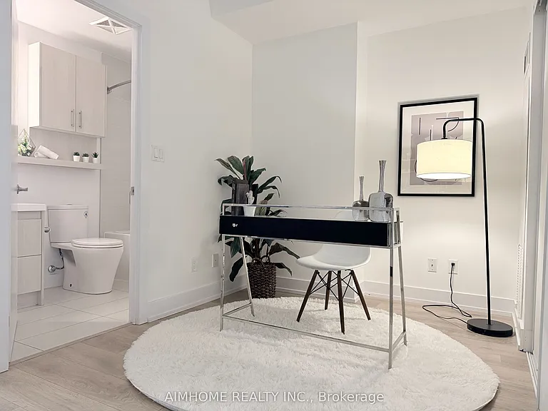 150 Fairview Mall Dr #504 — Photo 3